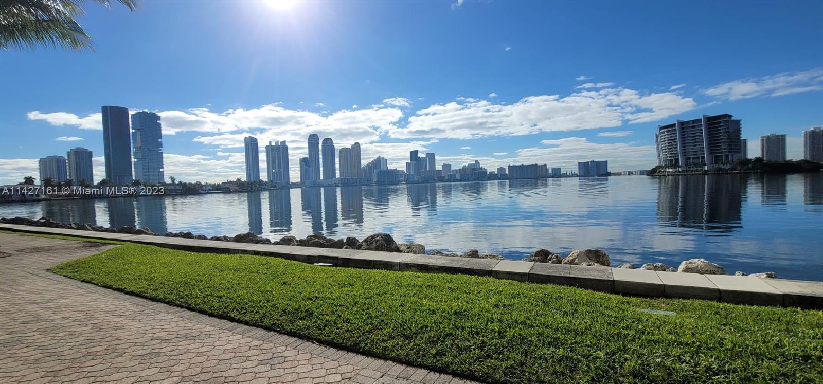 3600 Mystic Pointe Dr # 114