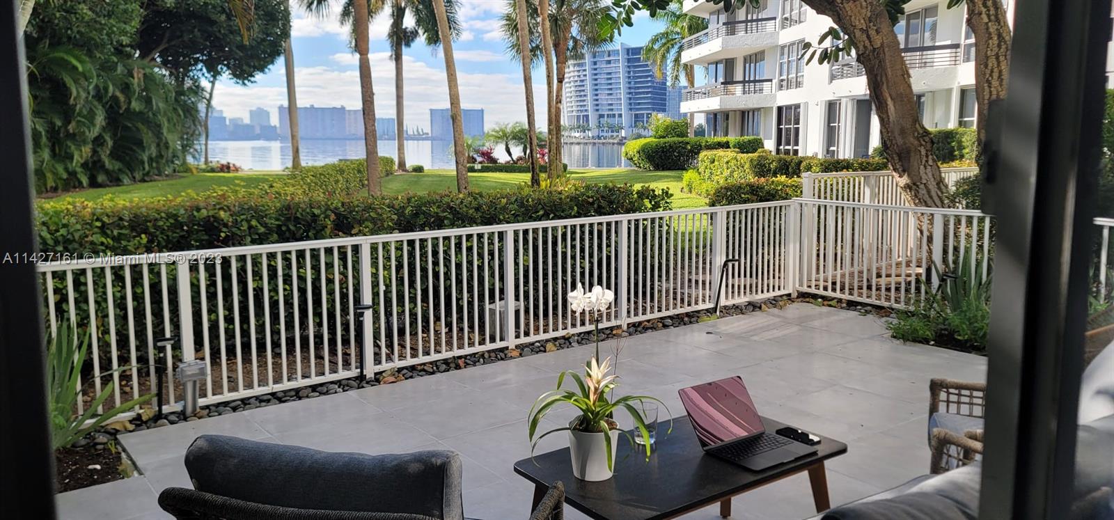 3600 Mystic Pointe Dr # 114