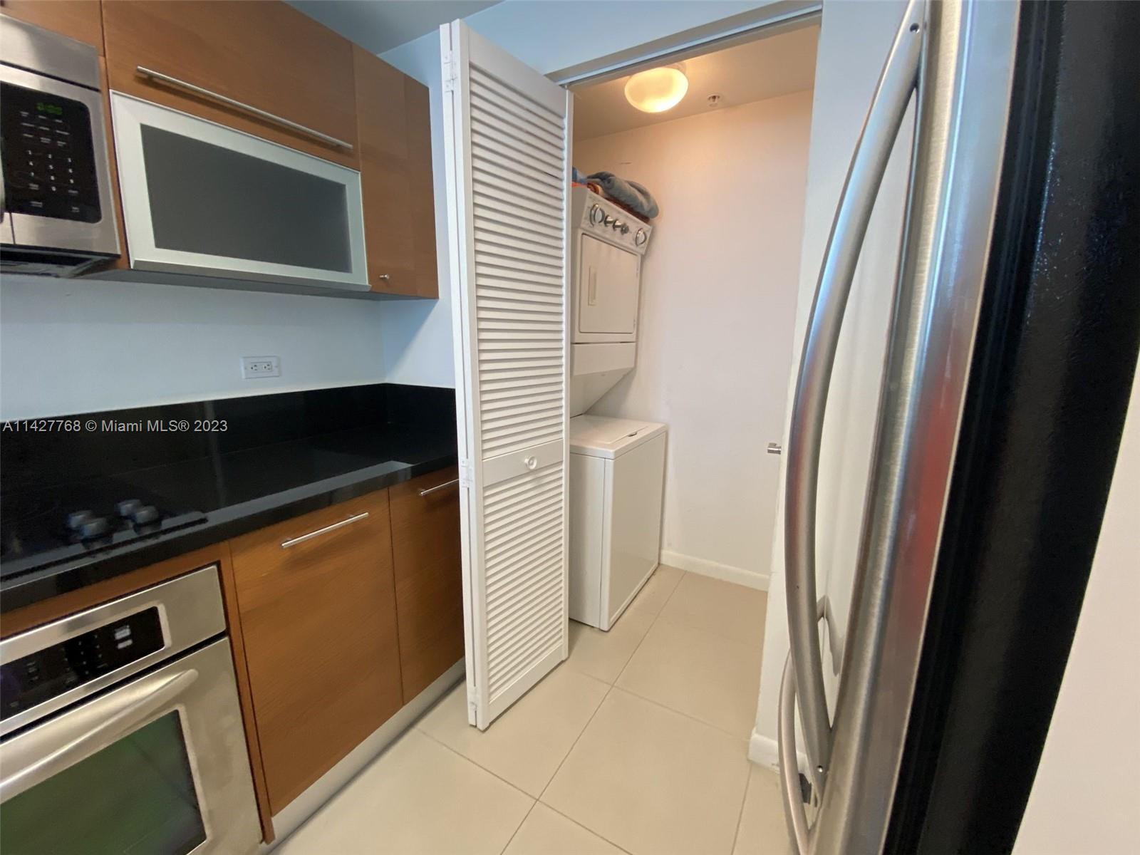 244 Biscayne Blvd # 2804