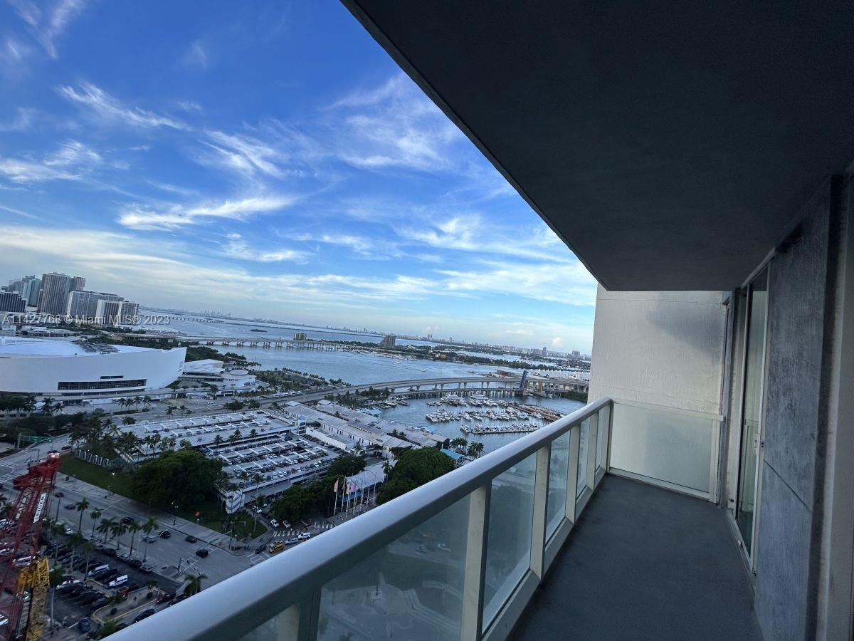 244 Biscayne Blvd # 2804