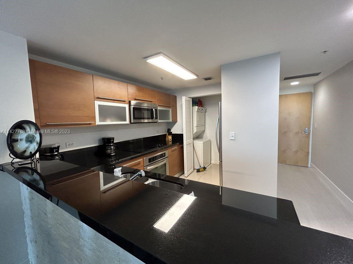 244 Biscayne Blvd # 2804