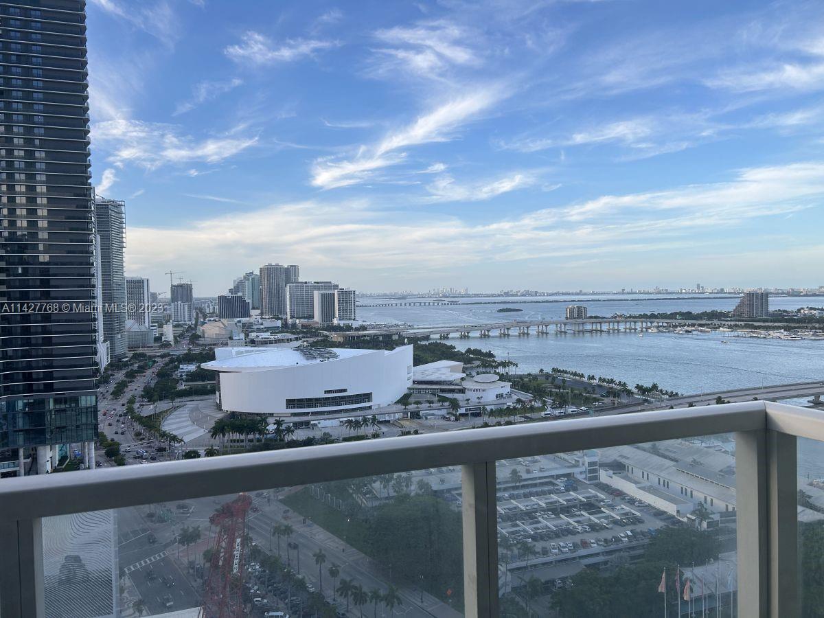 244 Biscayne Blvd # 2804