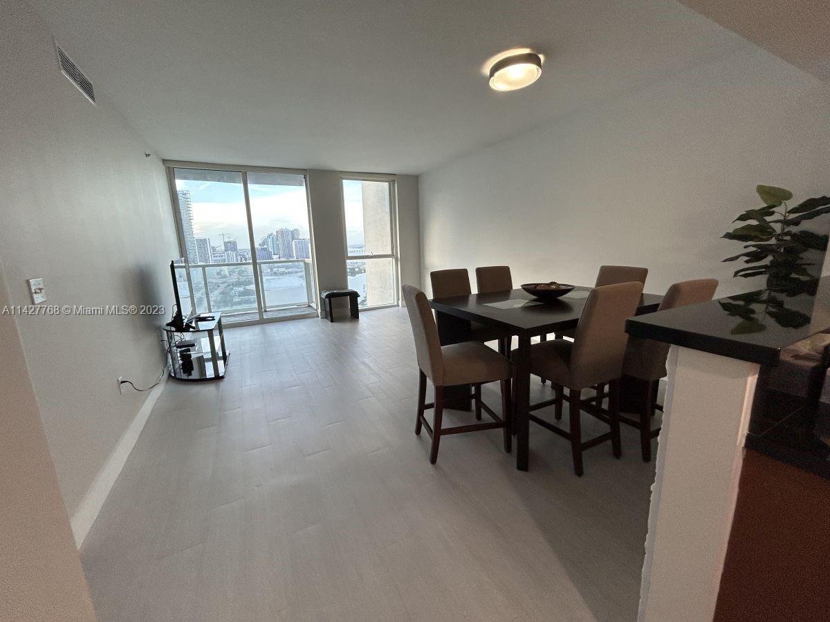 244 Biscayne Blvd # 2804
