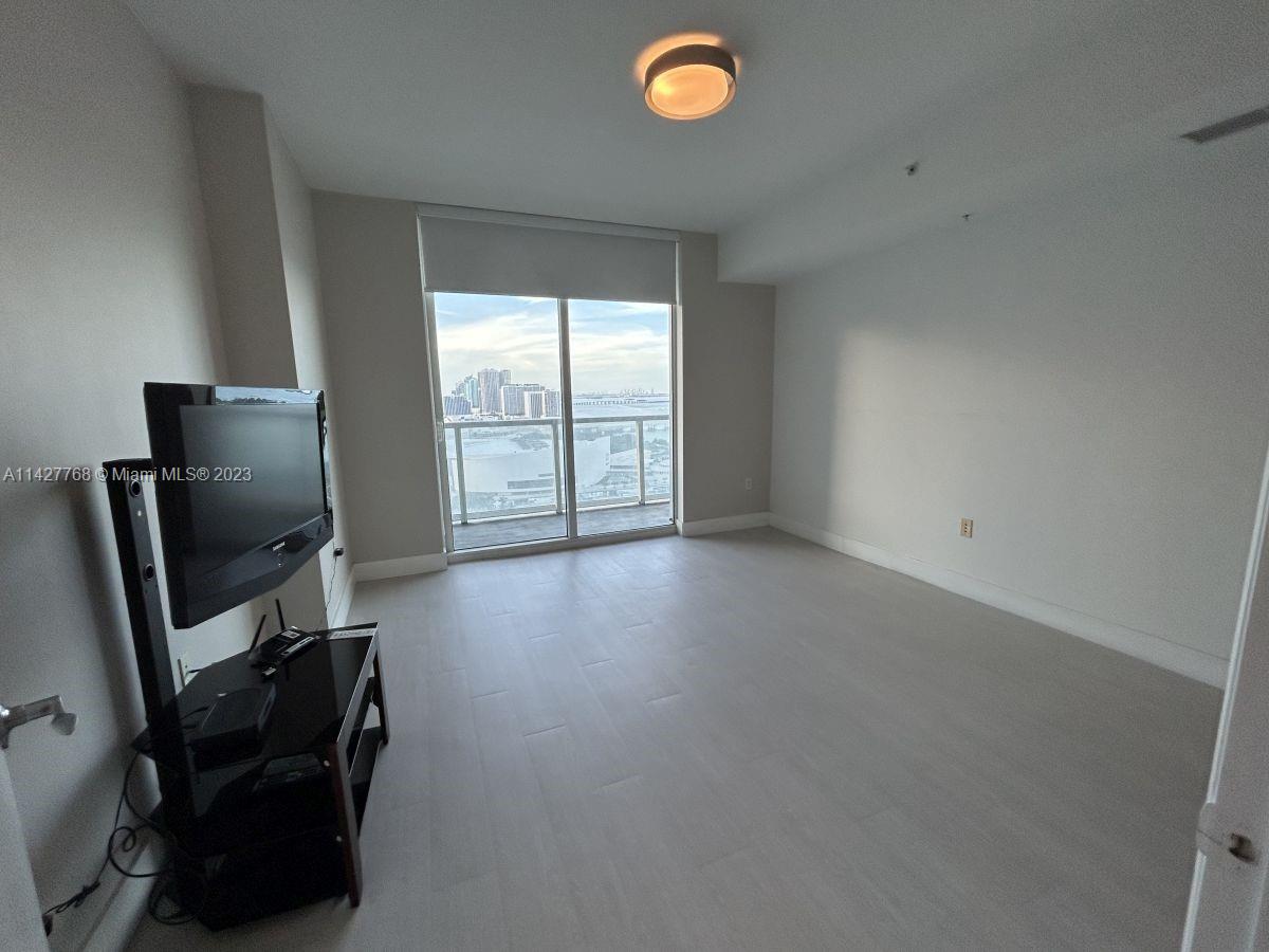 244 Biscayne Blvd # 2804