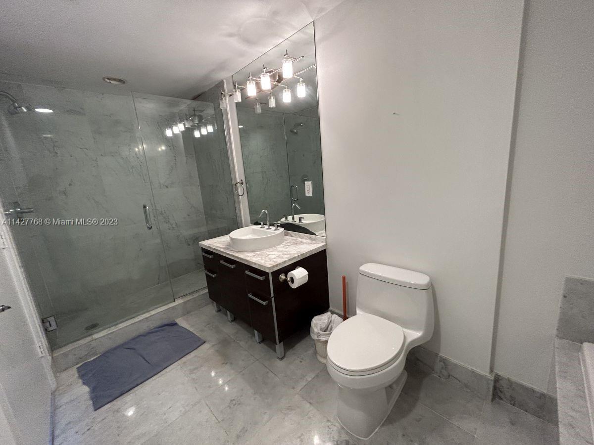 244 Biscayne Blvd # 2804