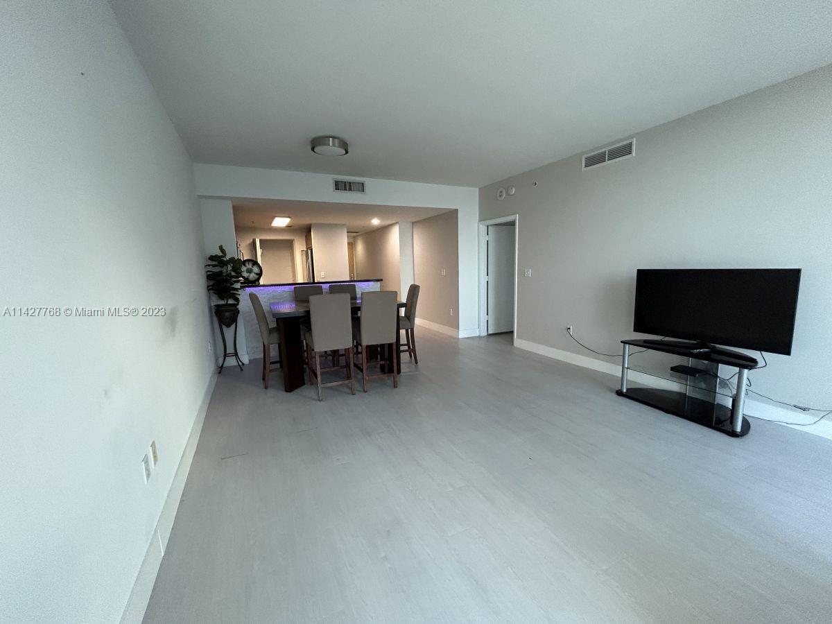 244 Biscayne Blvd # 2804