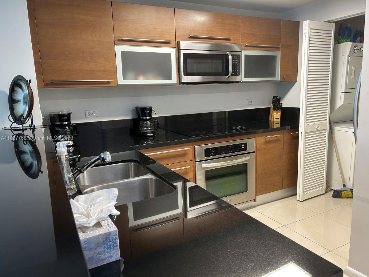 244 Biscayne Blvd # 2804