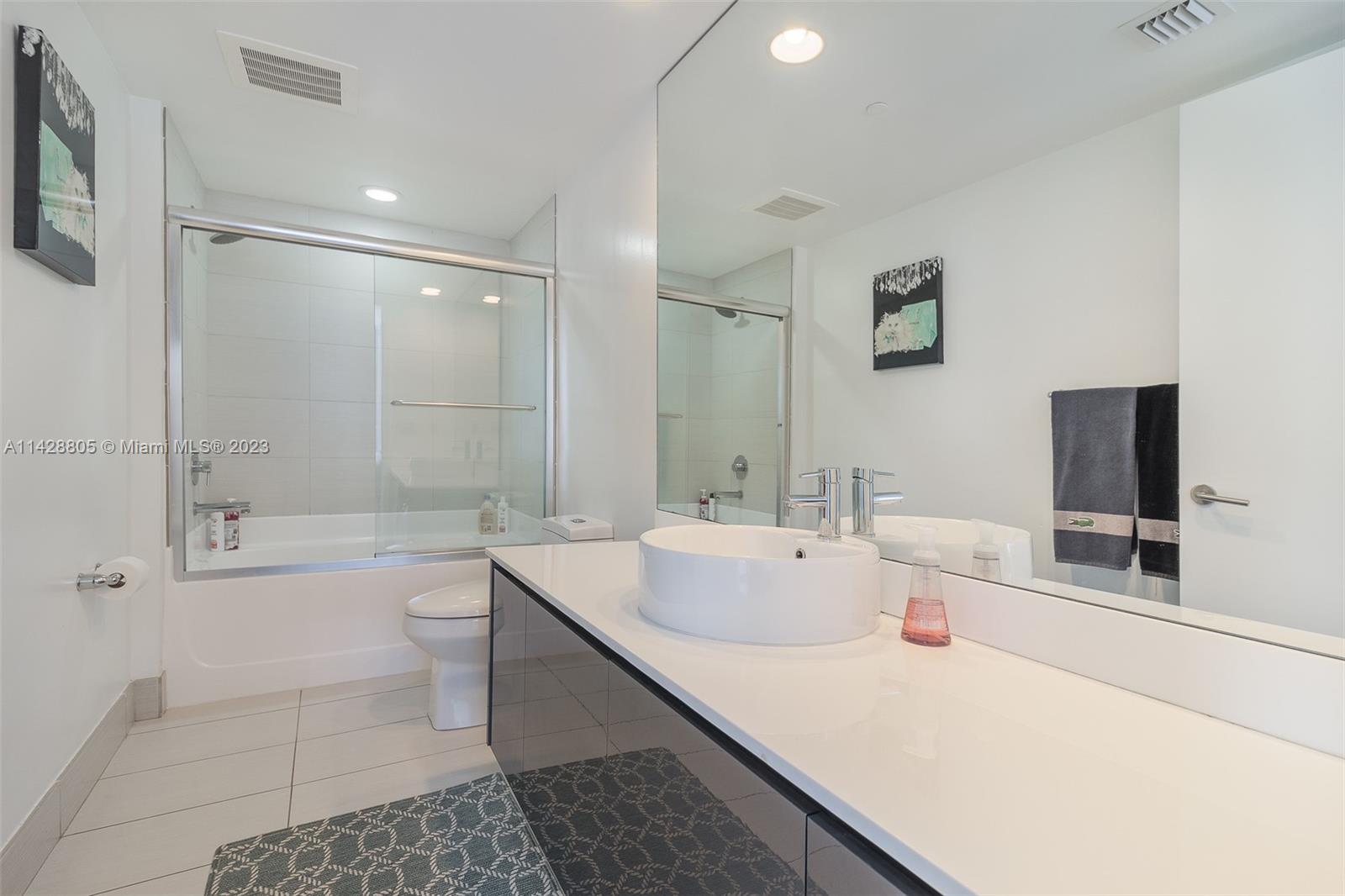 31 SE 6th St # 2601