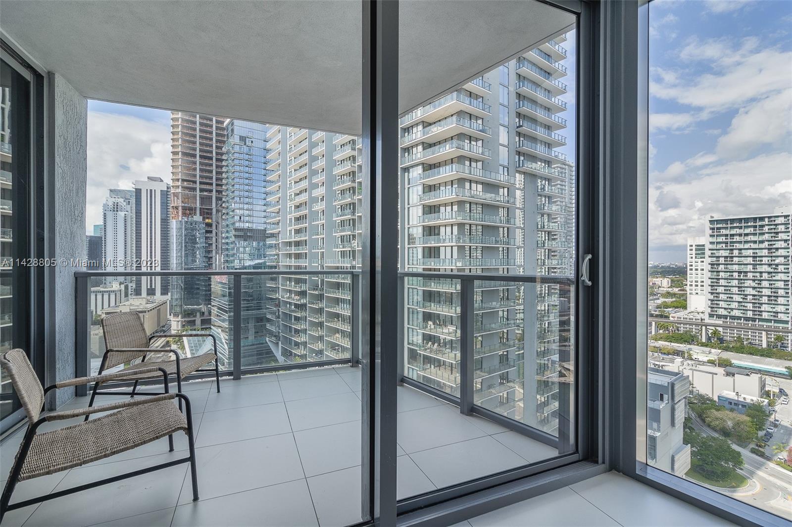 31 SE 6th St # 2601