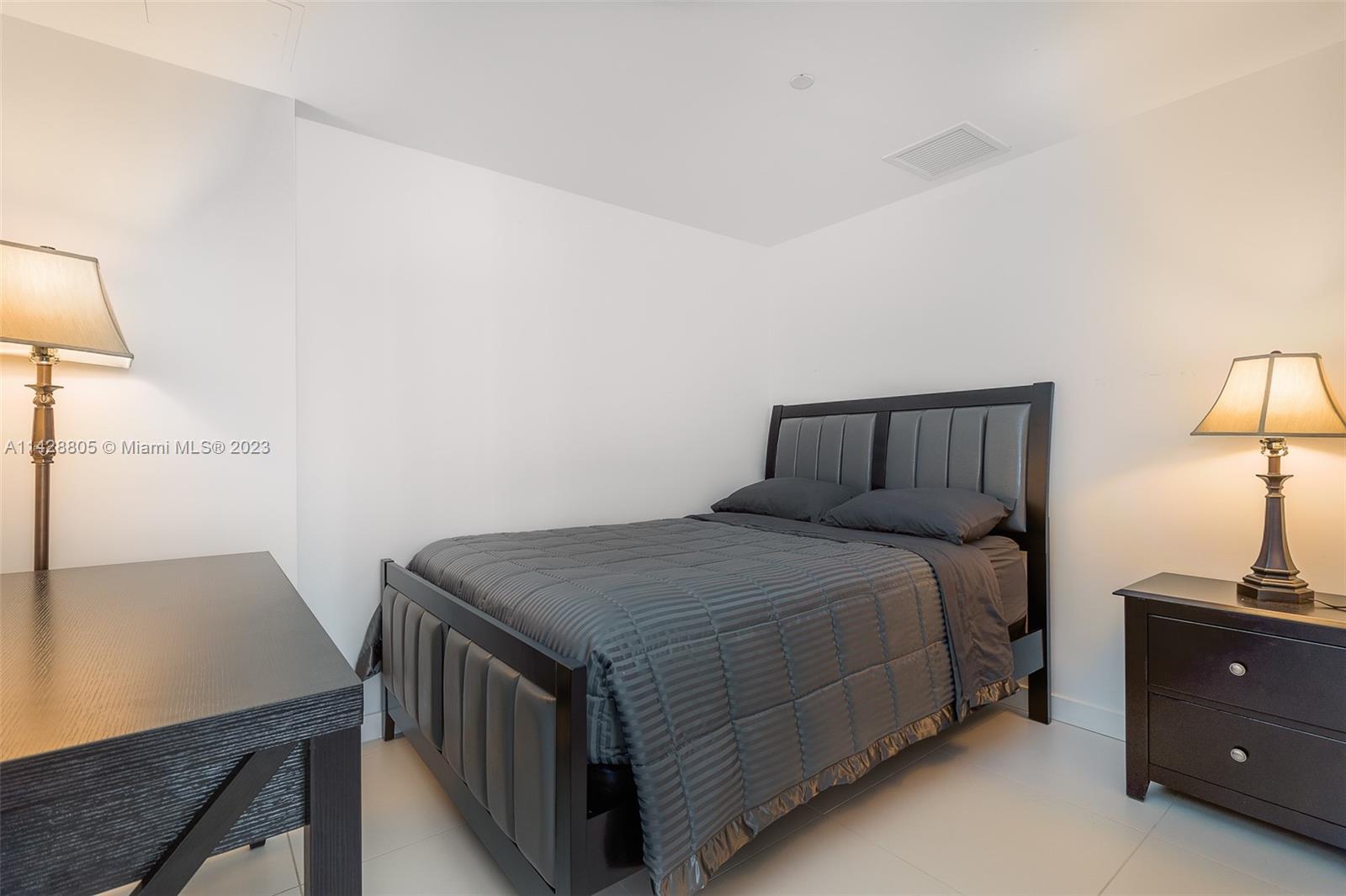 31 SE 6th St # 2601