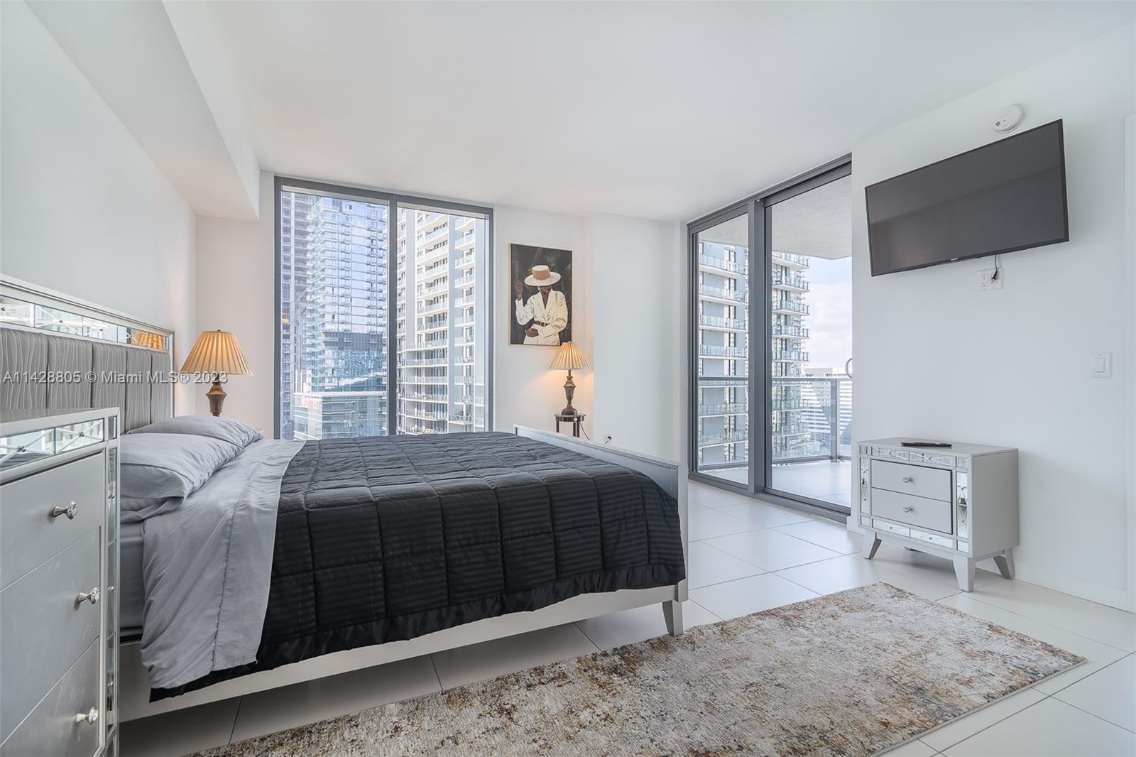 31 SE 6th St # 2601