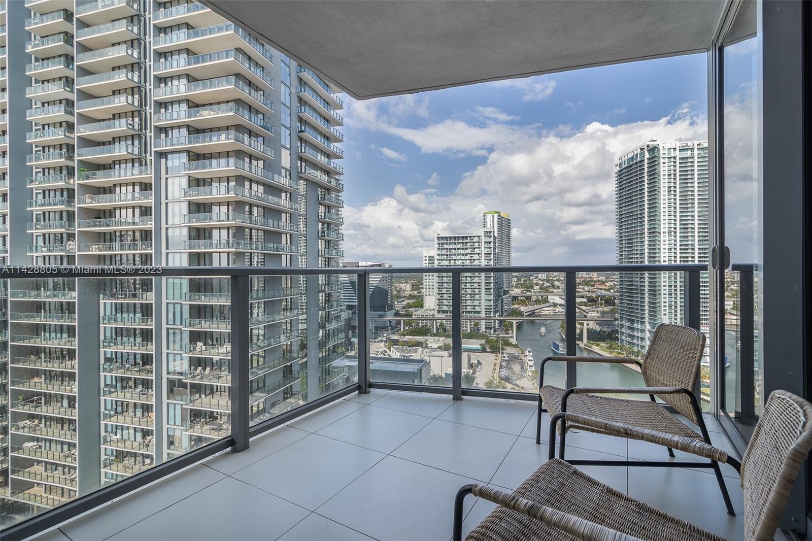 31 SE 6th St # 2601