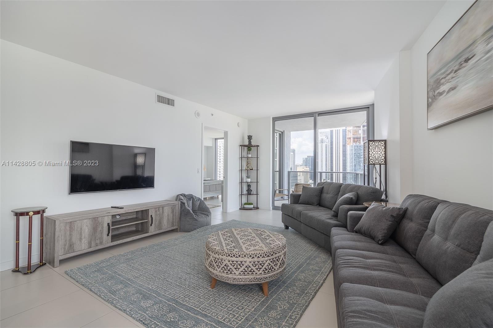 31 SE 6th St # 2601