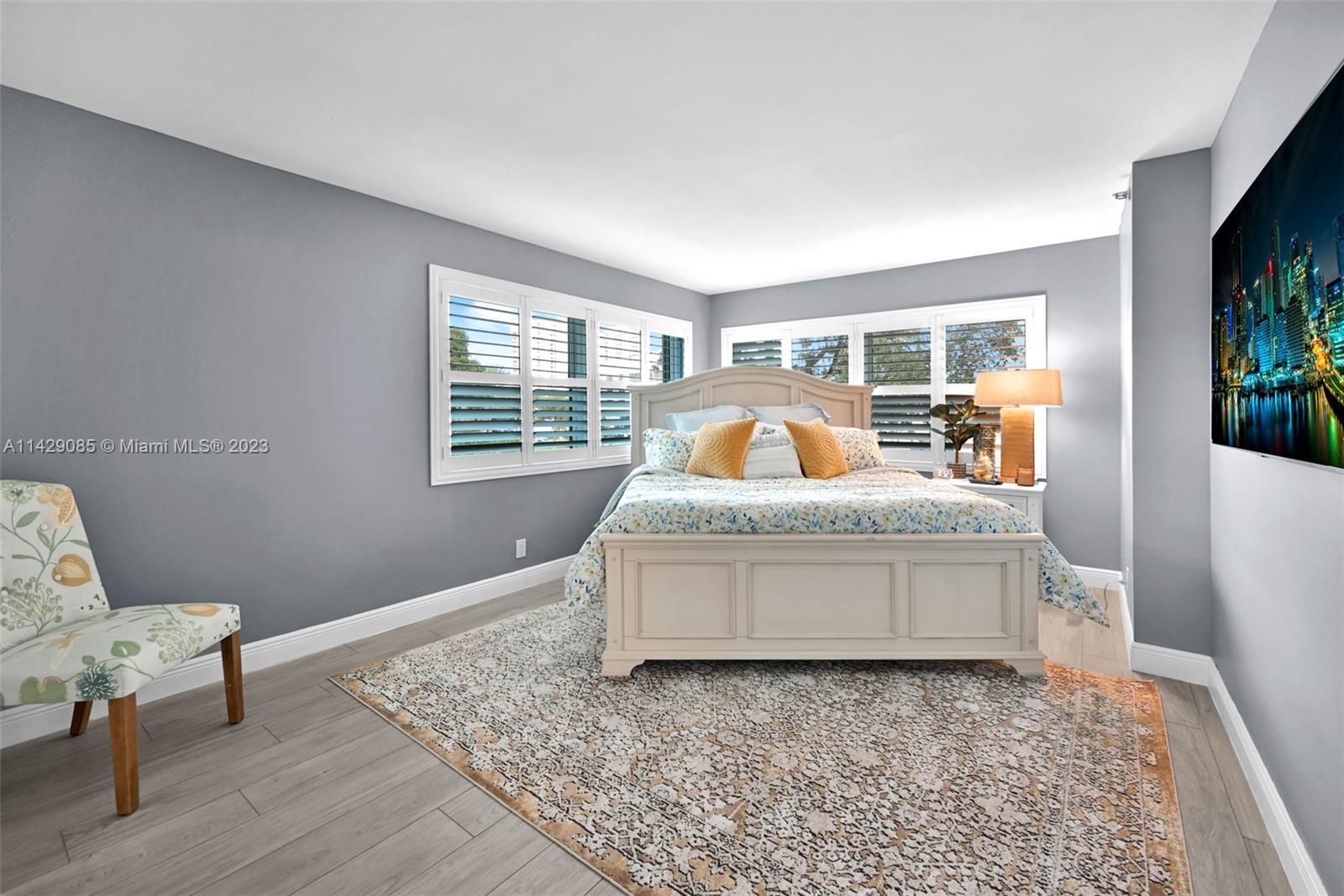 372 Golfview Rd Unit: 201