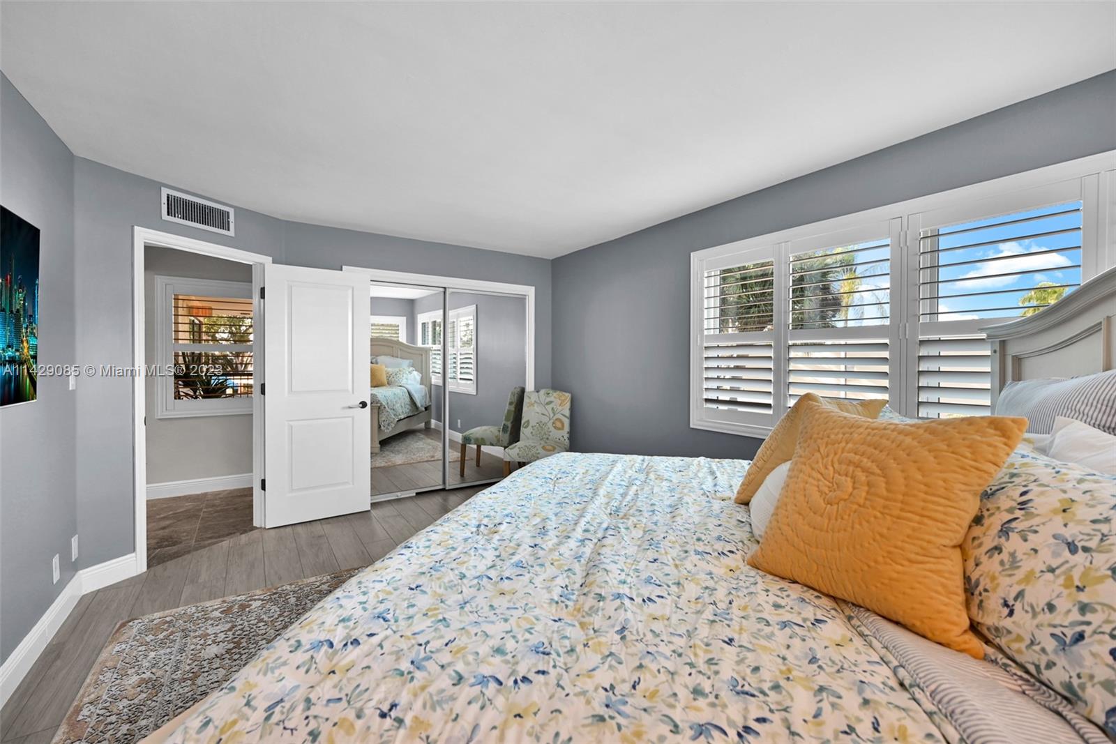 372 Golfview Rd Unit: 201