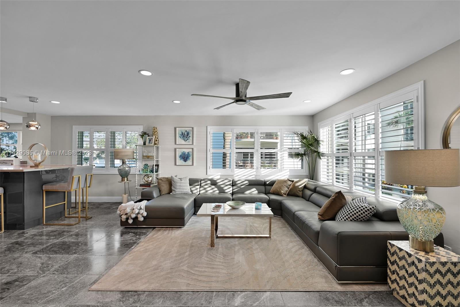 372 Golfview Rd Unit: 201