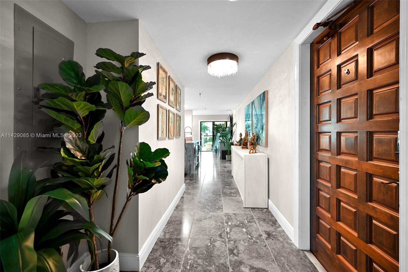 372 Golfview Rd Unit: 201