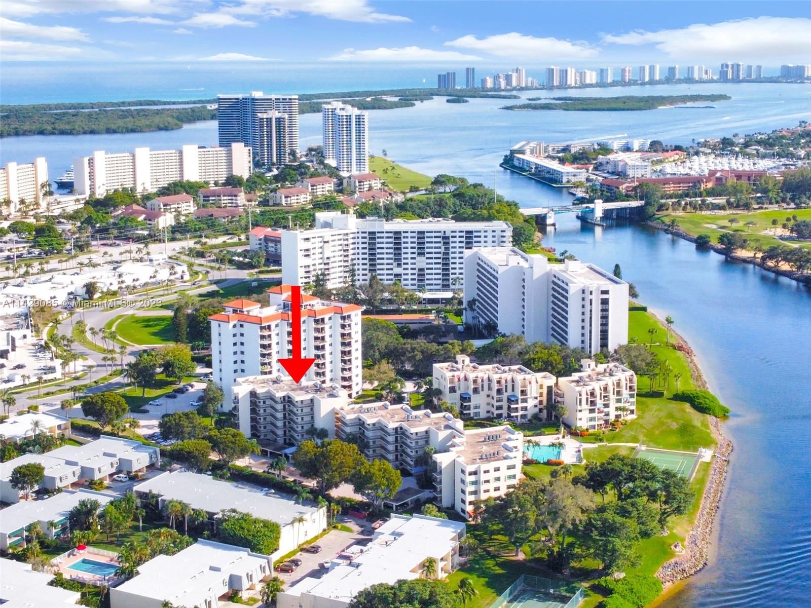 372 Golfview Rd Unit: 201