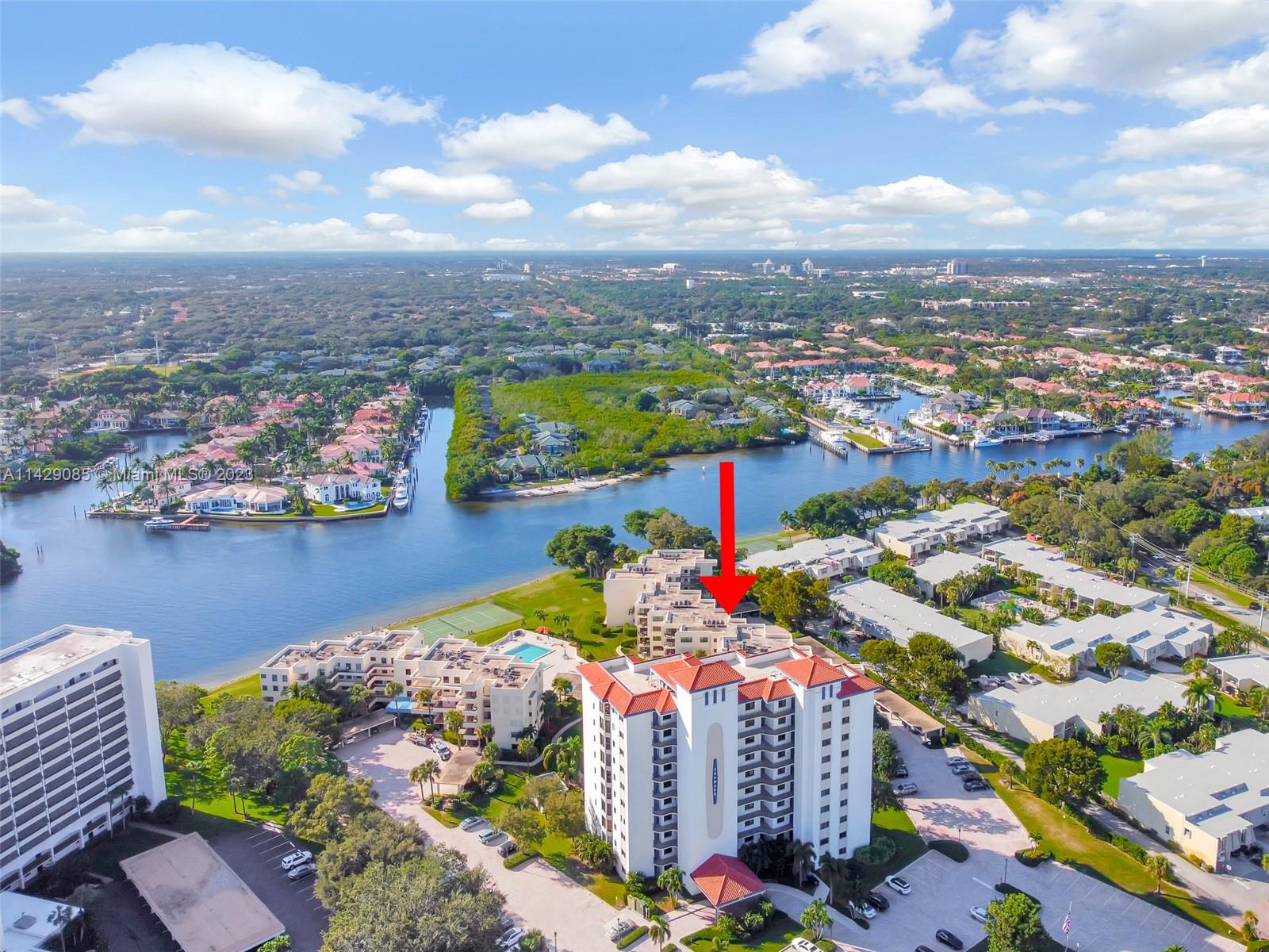 372 Golfview Rd Unit: 201