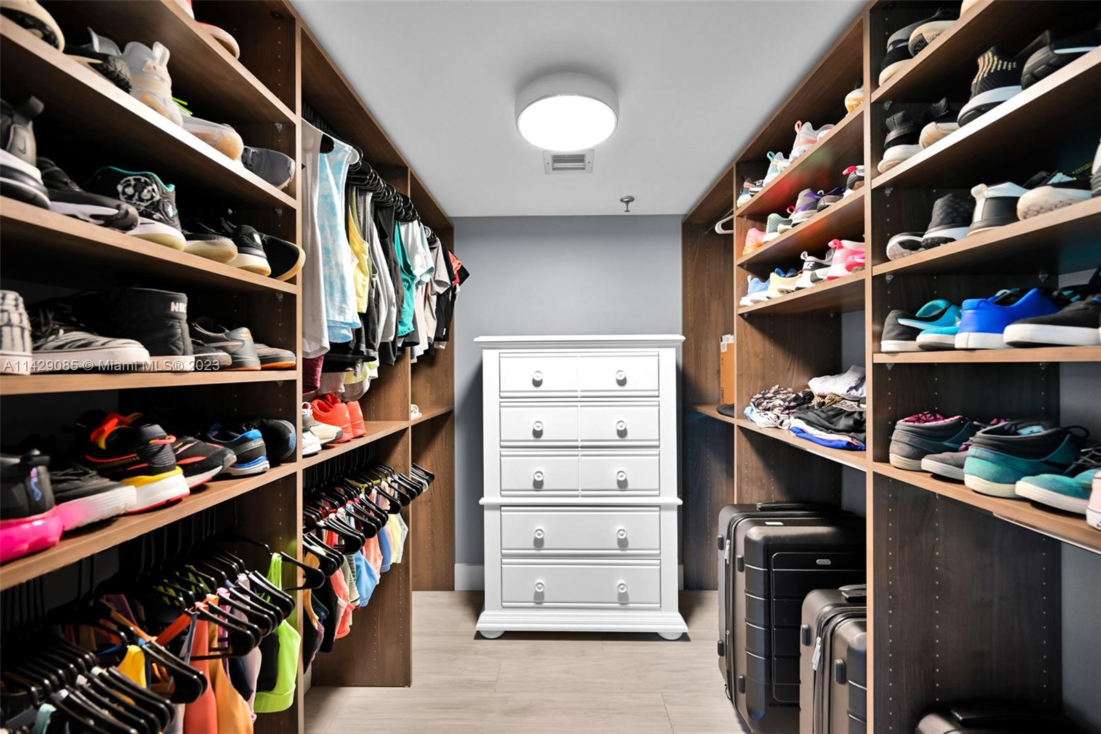 372 Golfview Rd Unit: 201