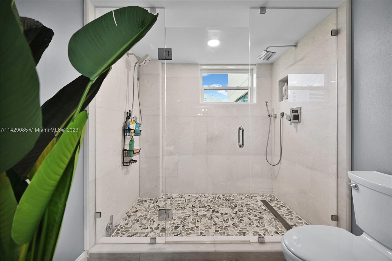 372 Golfview Rd Unit: 201