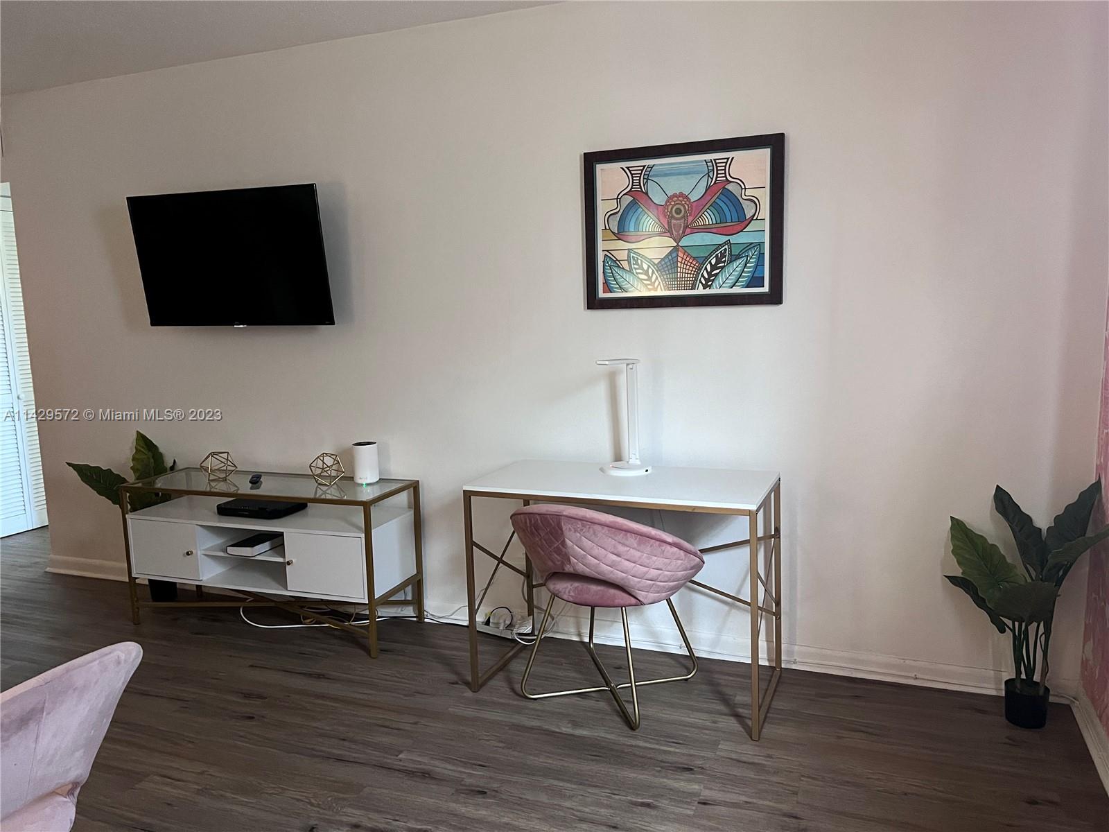 2008 Pierce St # 4