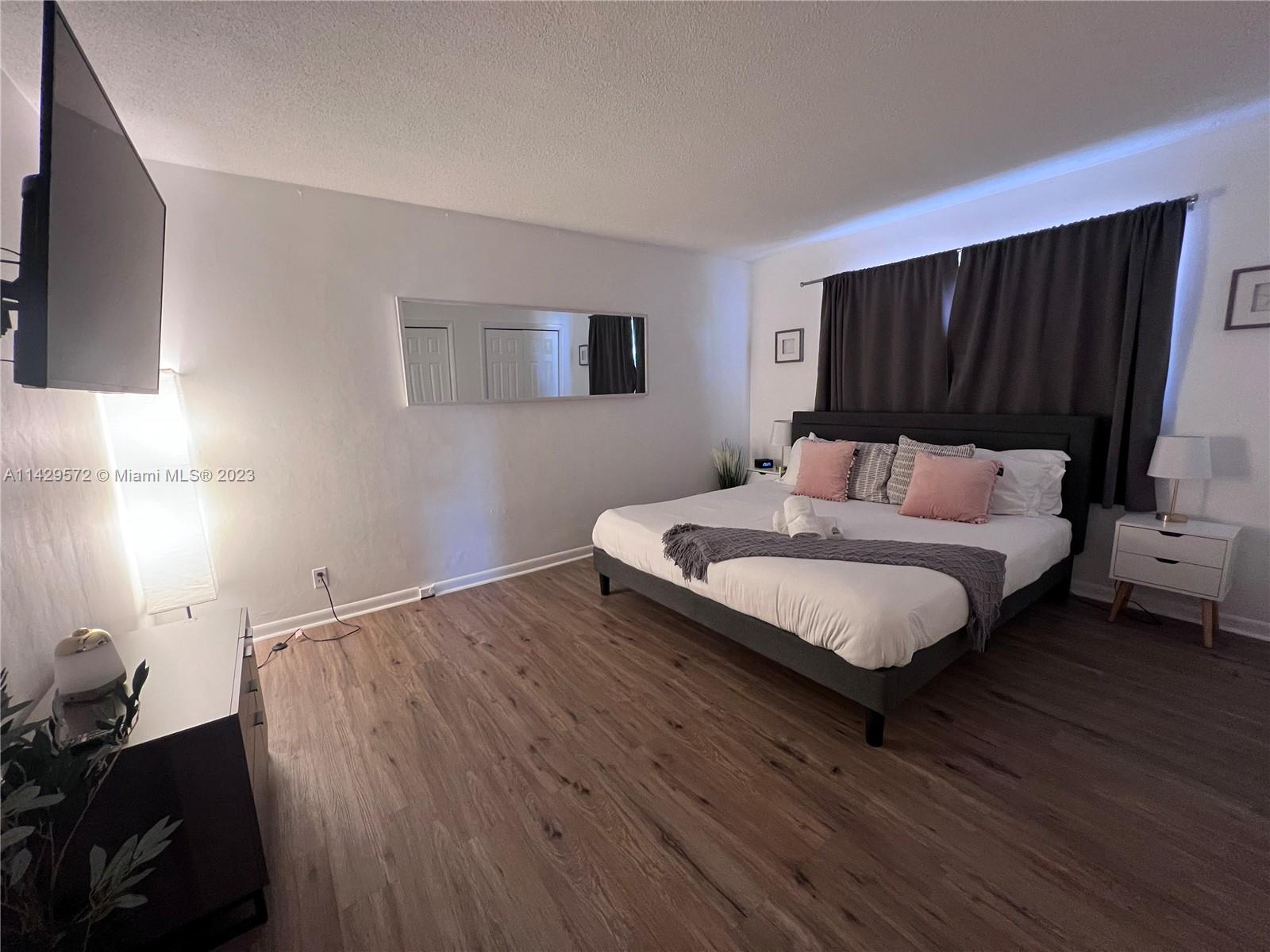 2008 Pierce St # 4