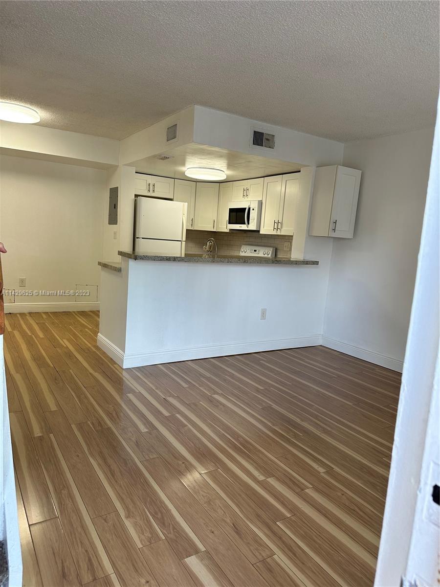8540 NW 6th Ln Unit: 7-206