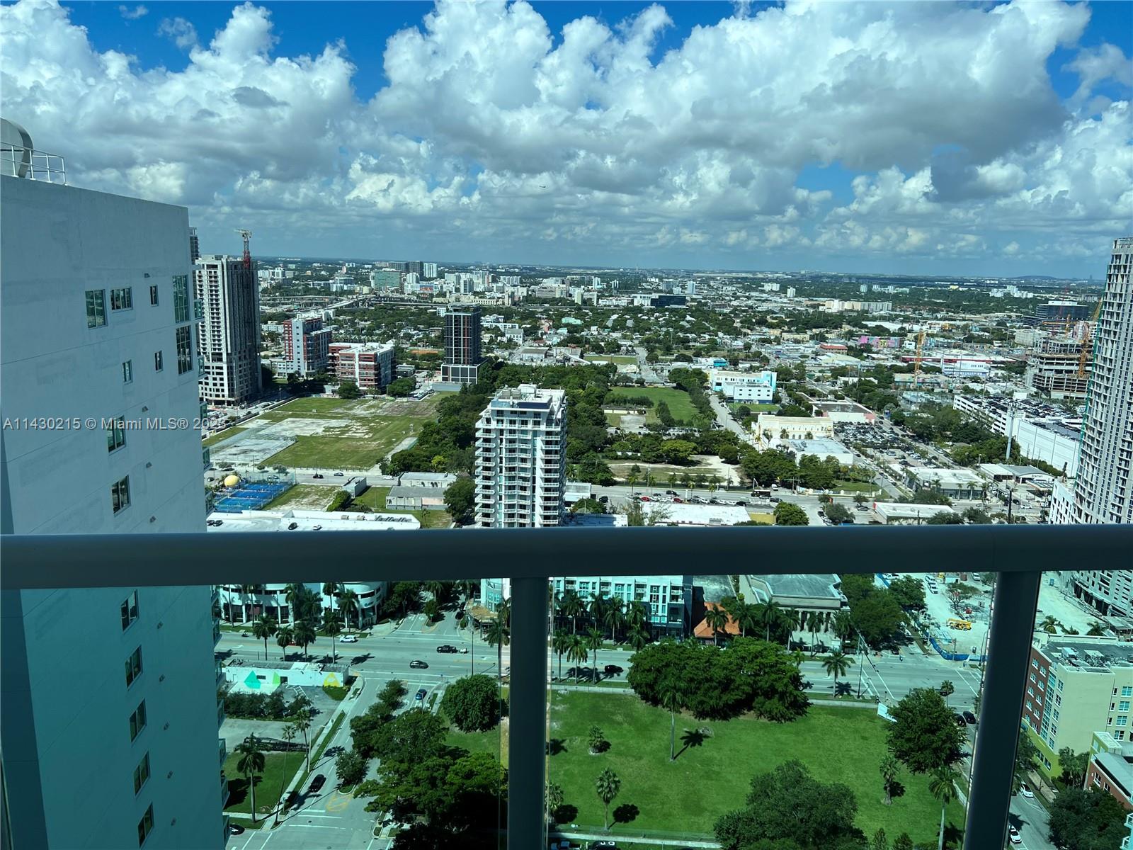 1800 N Bayshore Dr # 3904