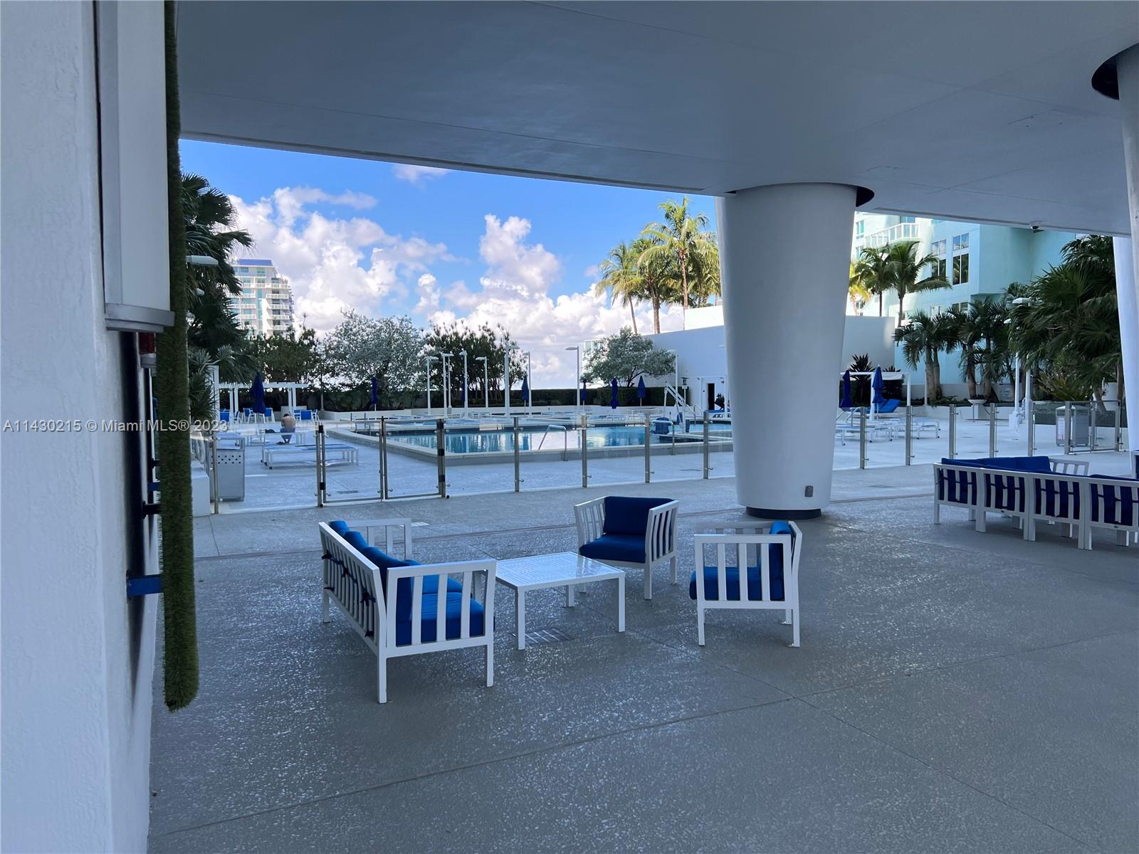 1800 N Bayshore Dr # 3904