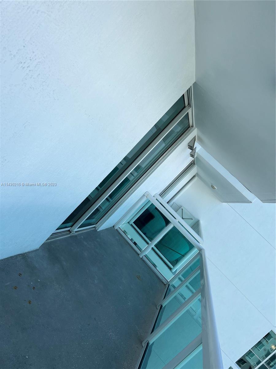 1800 N Bayshore Dr # 3904