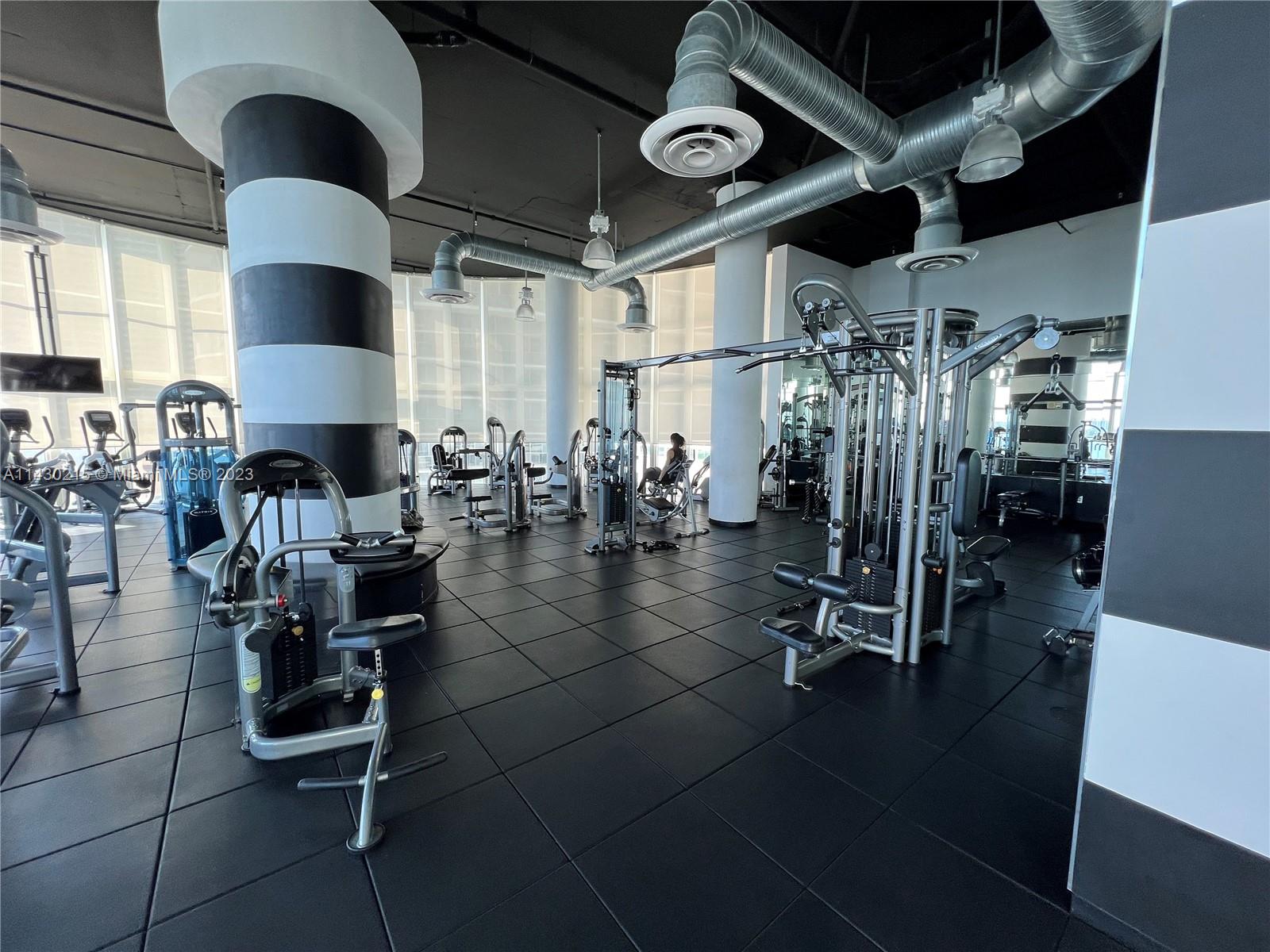 1800 N Bayshore Dr # 3904