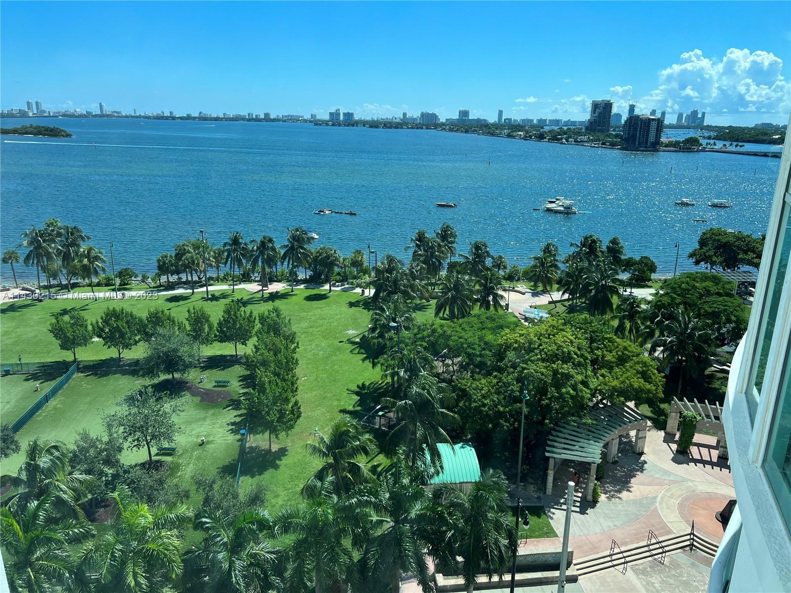 1800 N Bayshore Dr # 3904