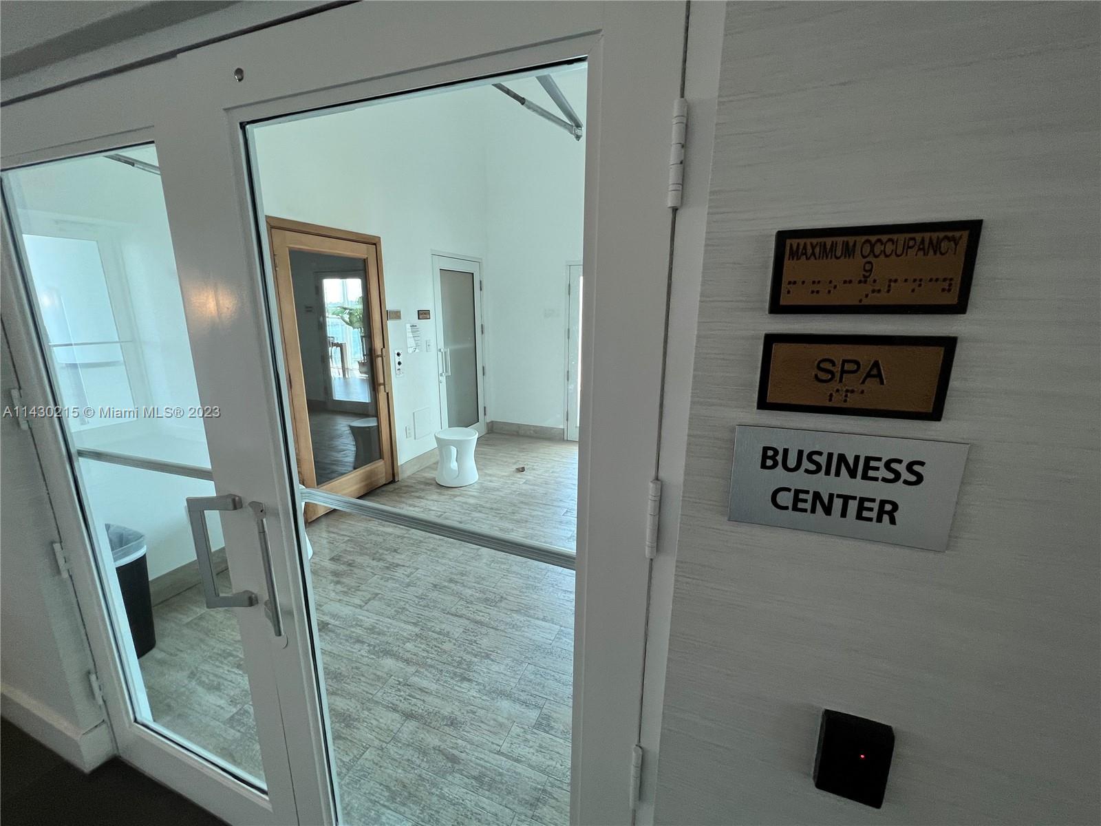 1800 N Bayshore Dr # 3904