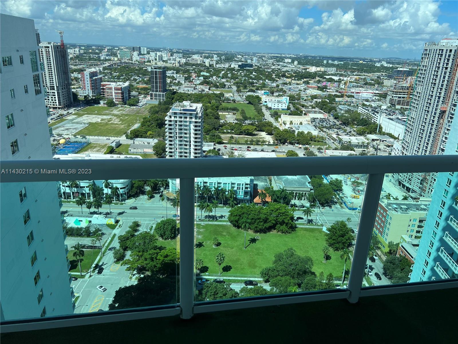 1800 N Bayshore Dr # 3904