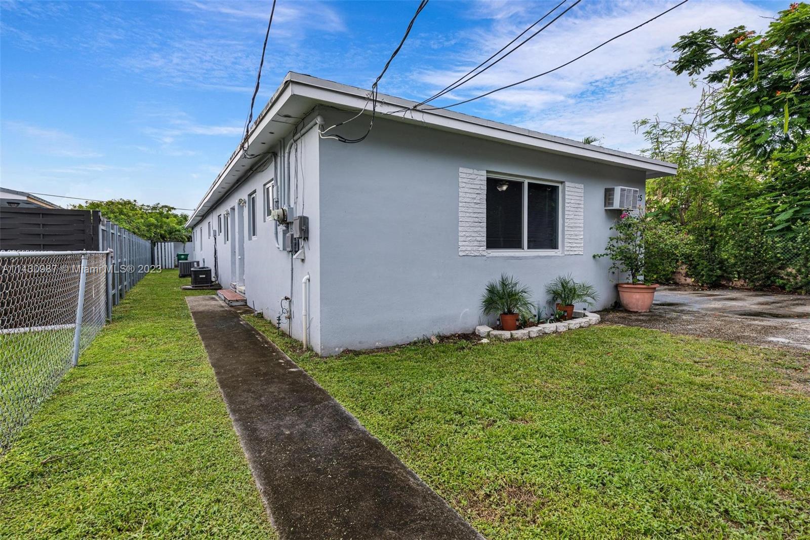 2525 NW 33rd St
