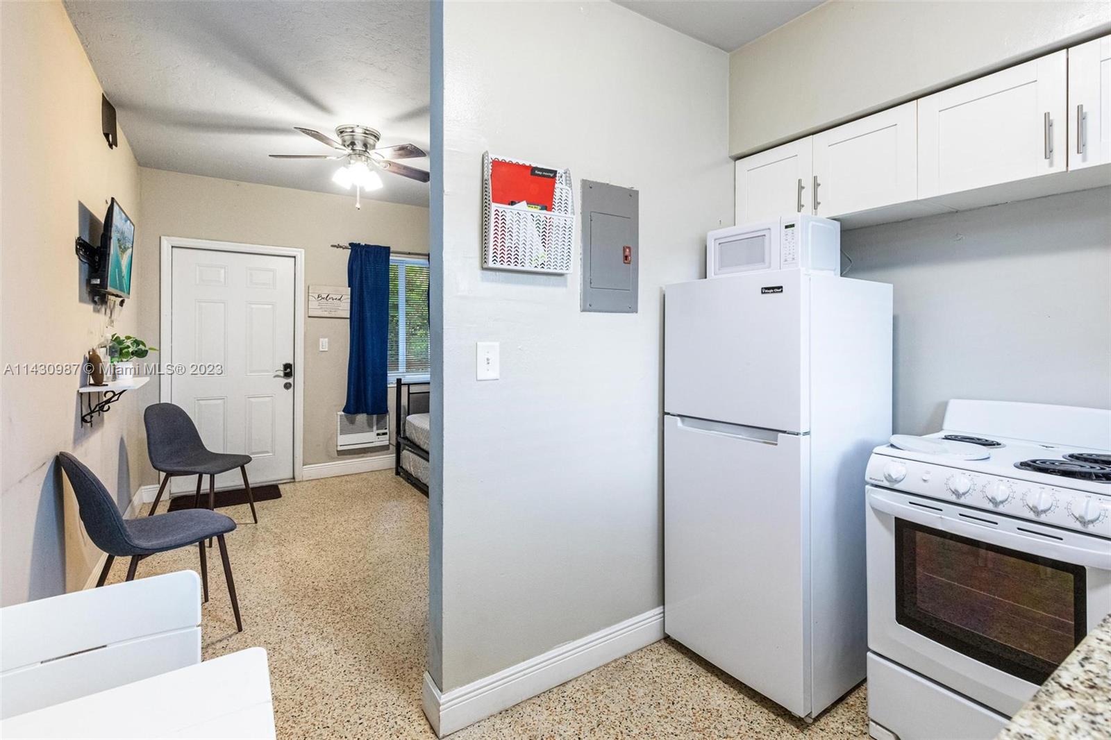 2525 NW 33rd St