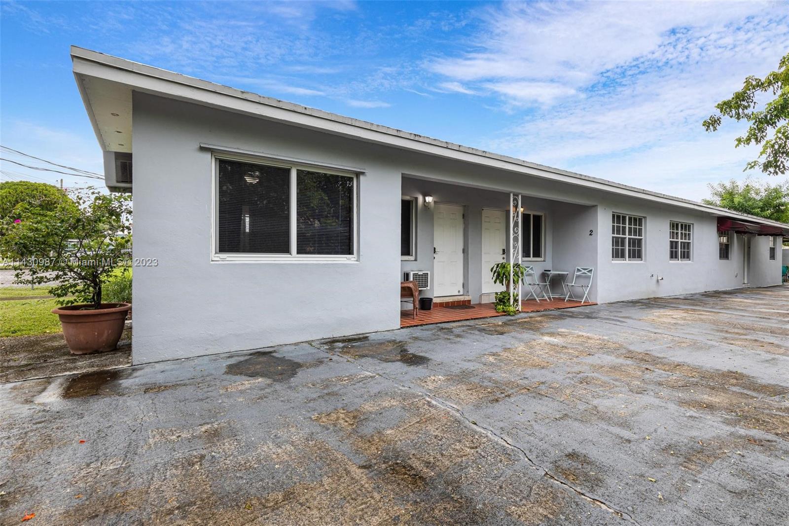 2525 NW 33rd St