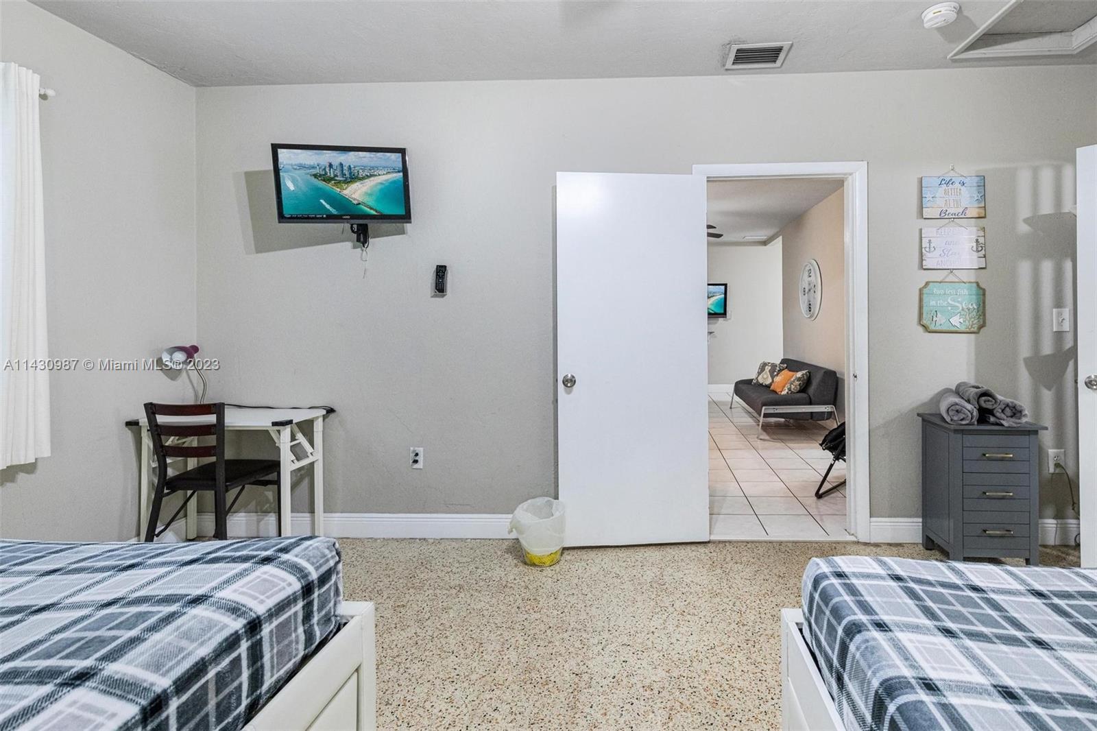 2525 NW 33rd St
