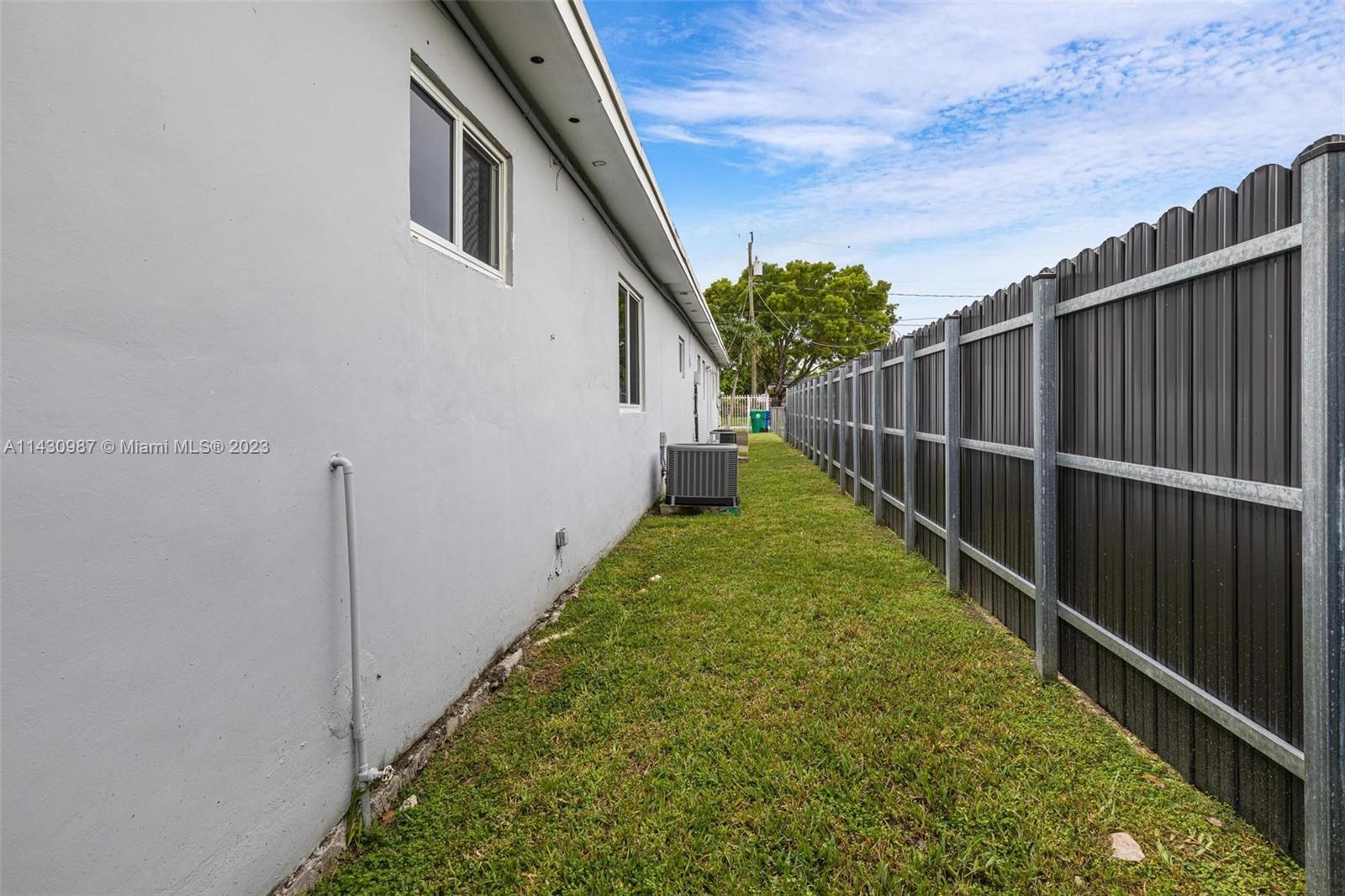 2525 NW 33rd St
