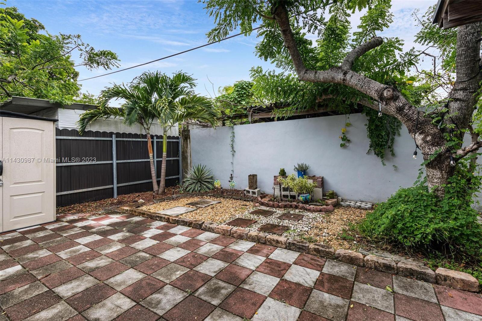 2525 NW 33rd St