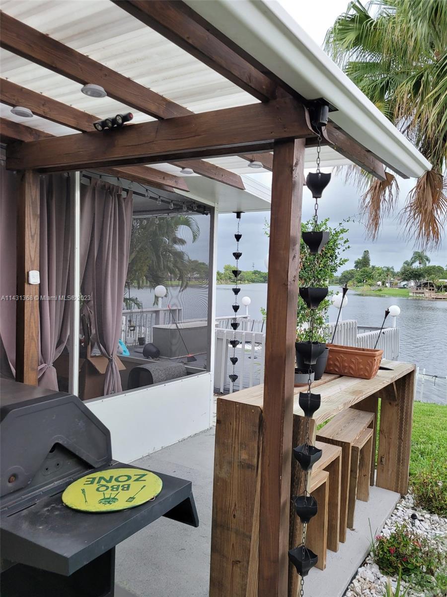 12019 NW 13th St