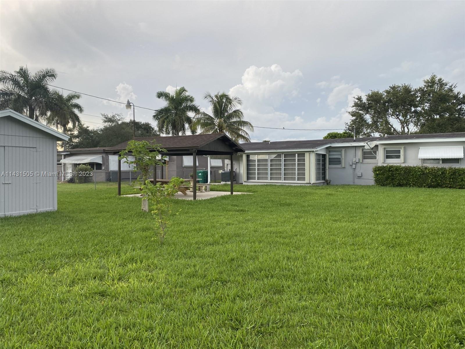 1500 NW 10th St