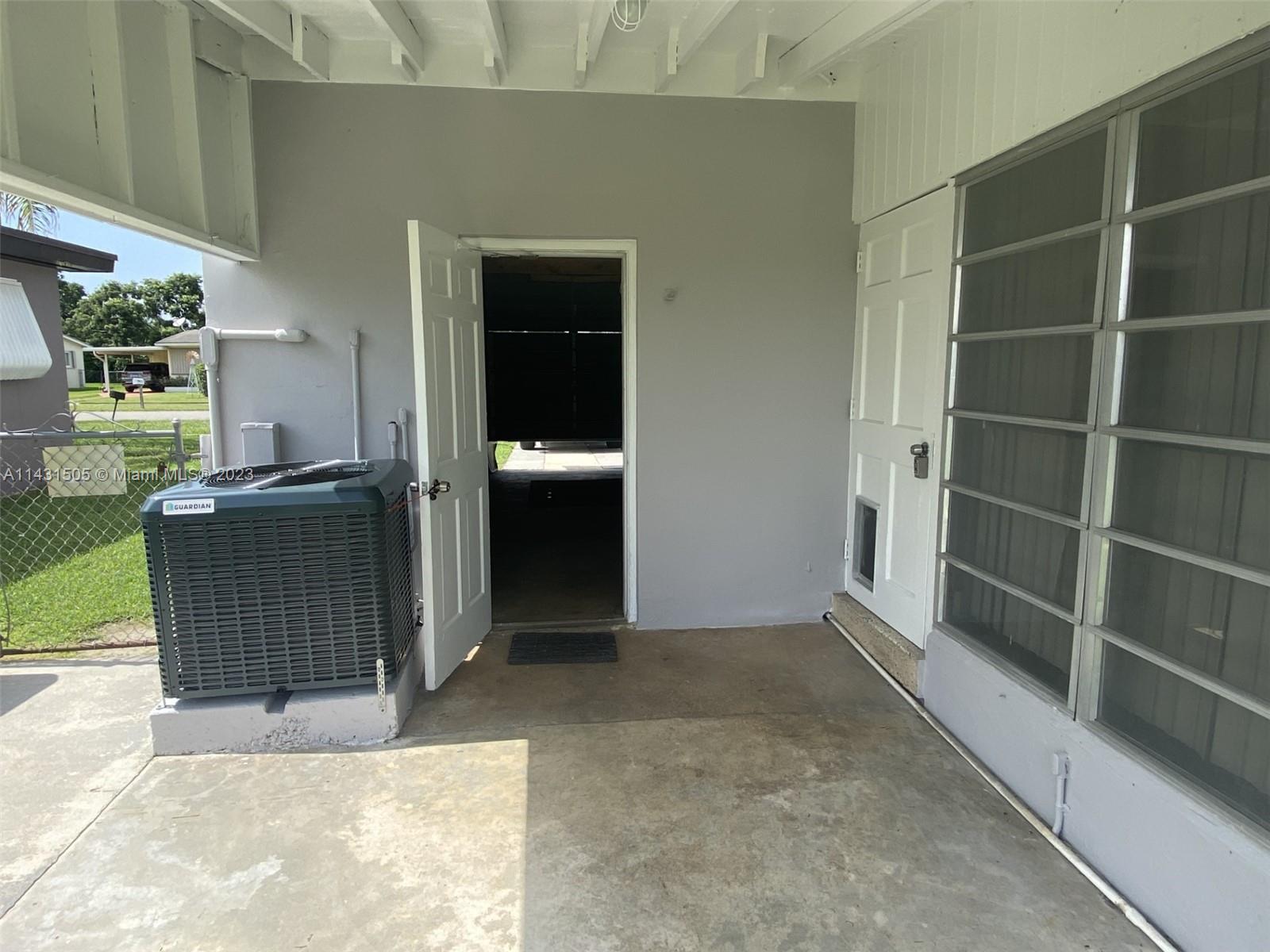 1500 NW 10th St