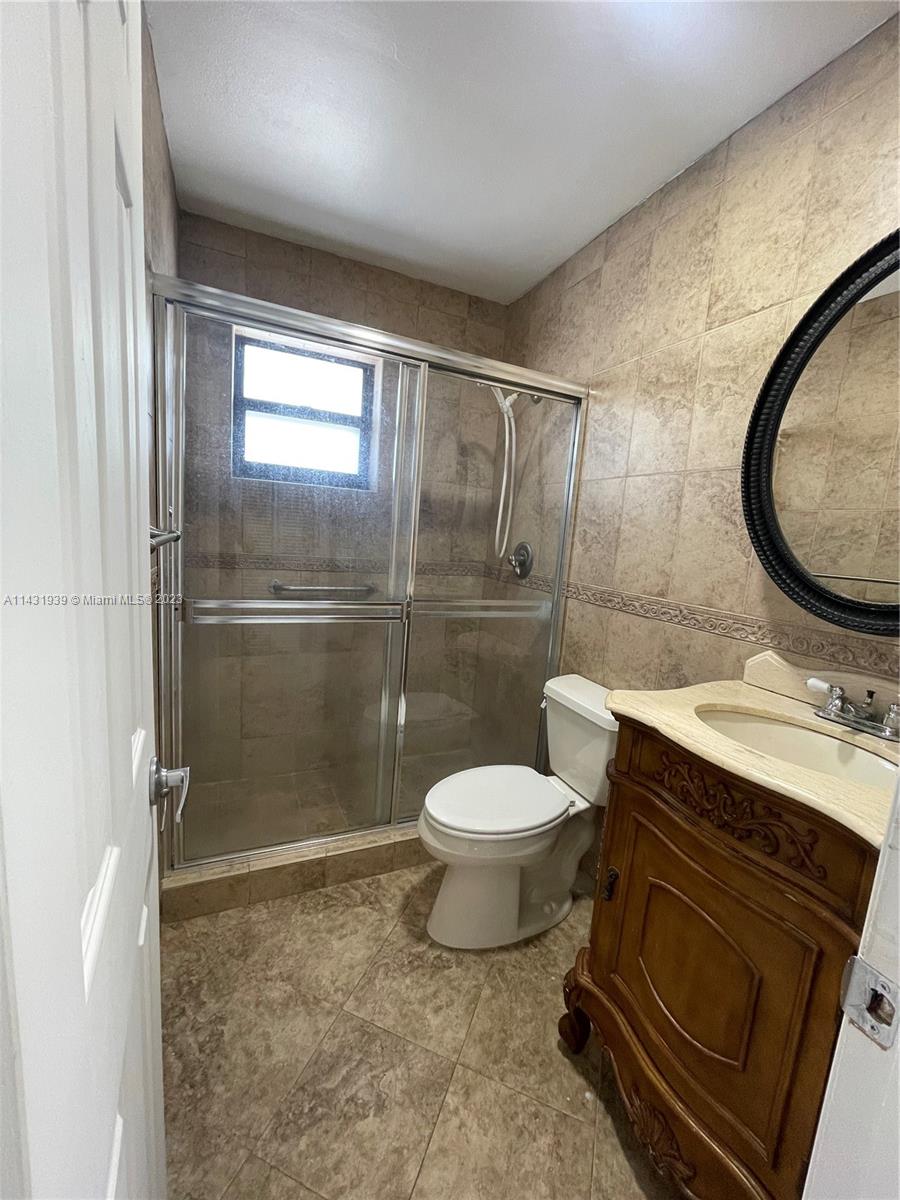 3860 SW 107th Ave # 11 Unit: 1-11