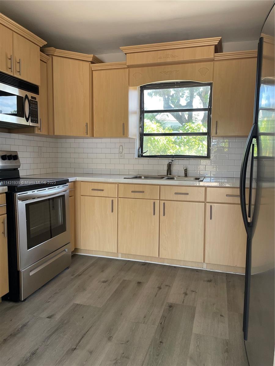 3860 SW 107th Ave # 11 Unit: 1-11