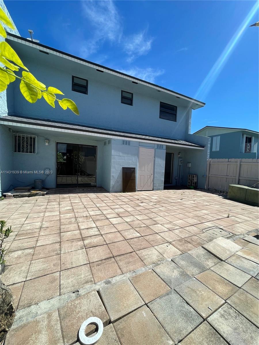 3860 SW 107th Ave # 11 Unit: 1-11