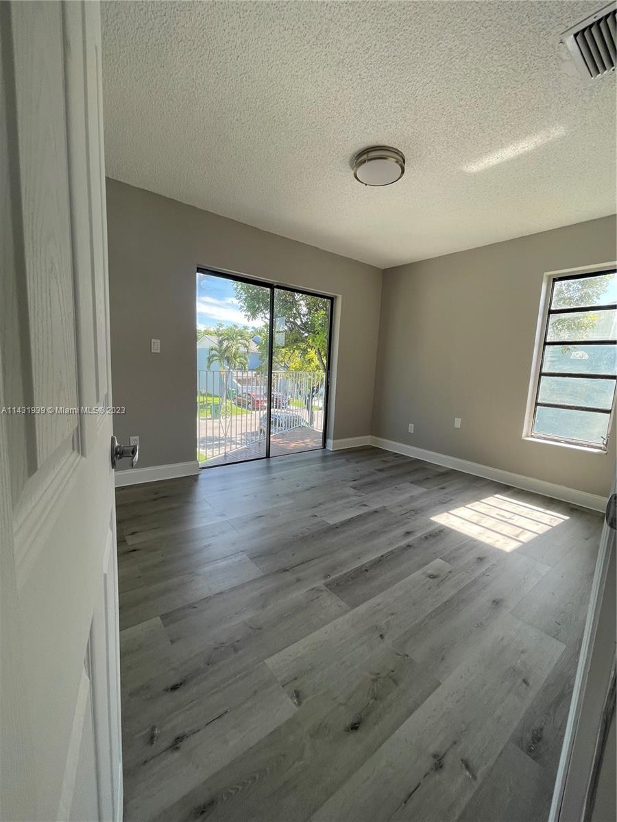 3860 SW 107th Ave # 11 Unit: 1-11