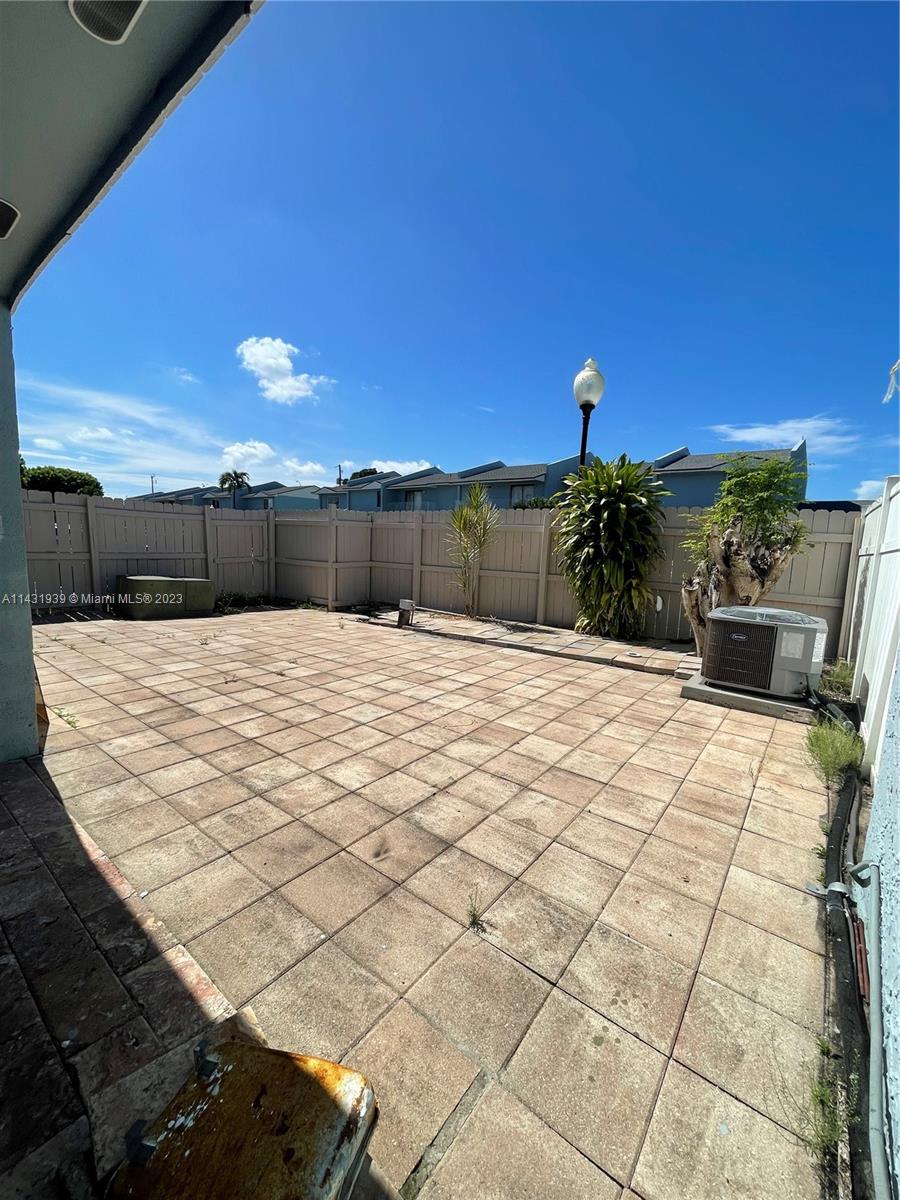 3860 SW 107th Ave # 11 Unit: 1-11