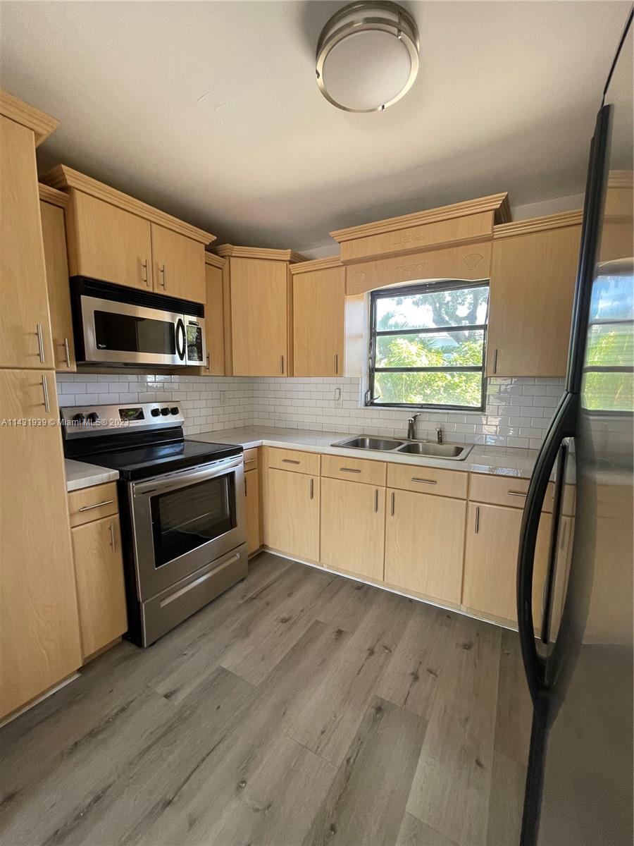 3860 SW 107th Ave # 11 Unit: 1-11